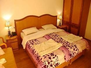 Hotel Ladakh Continental Leh Dış mekan fotoğraf