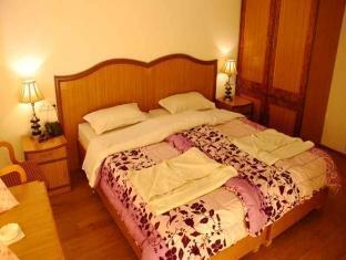 Hotel Ladakh Continental Leh Dış mekan fotoğraf